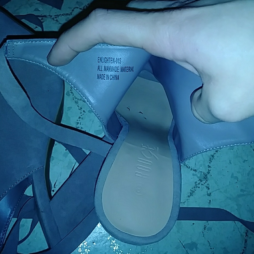 Heels - Picture 4 of 8